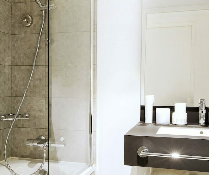 스탠다드 스튜디오, Residhome Puteaux La Defense