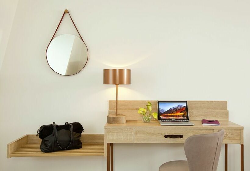 스탠다드 스튜디오, Residhome Puteaux La Defense