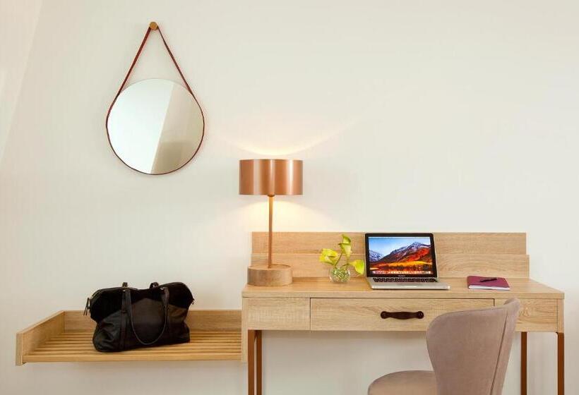 스탠다드 스튜디오, Residhome Puteaux La Defense