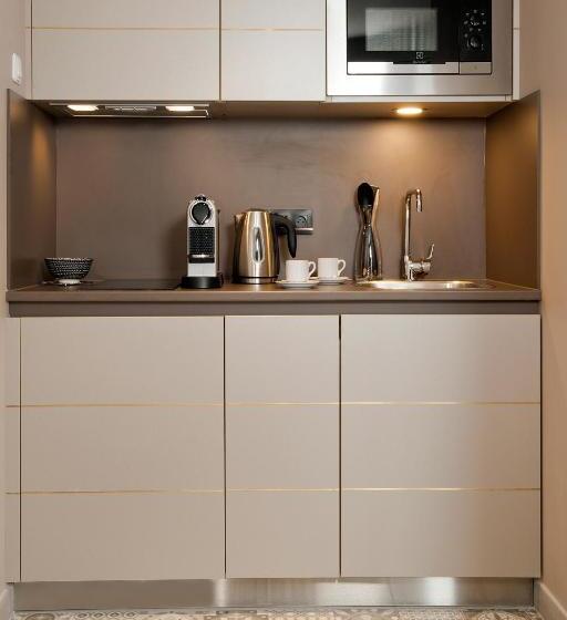 스탠다드 스튜디오, Residhome Puteaux La Defense