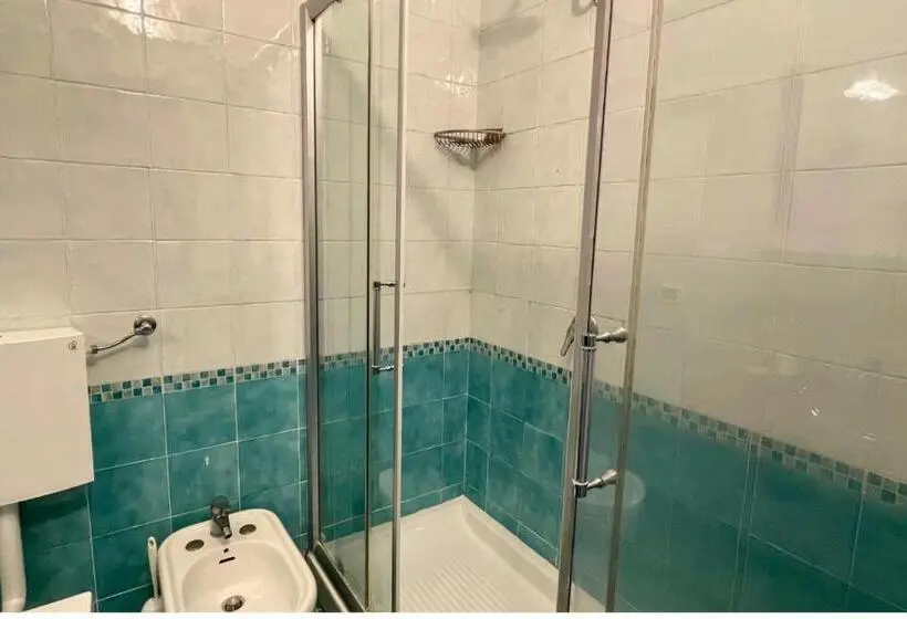 اتاق استاندارد سه نفره, Carlton Hotel Riviera