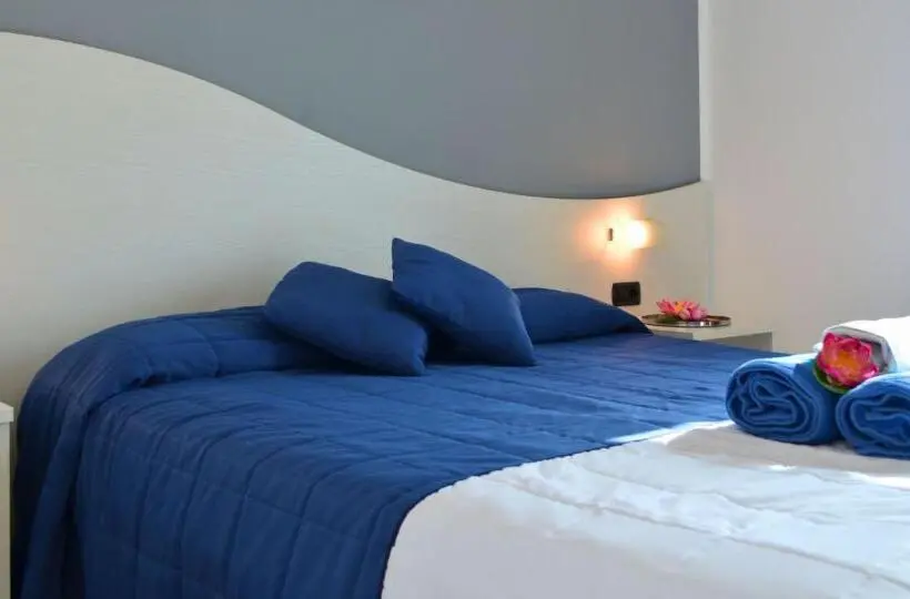 اتاق اکونومی, Carlton Hotel Riviera
