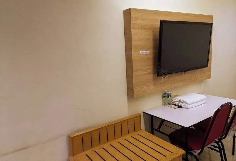 اتاق استاندارد یک تخته با تخت بزرگ, Centre Point Tampin