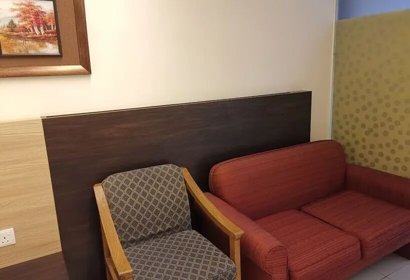 اتاق استاندارد یک تخته با تخت بزرگ, Centre Point Tampin