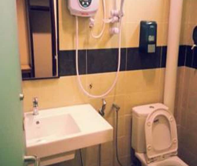 스탠다드 룸 킹사이즈 침대, Centre Point Tampin