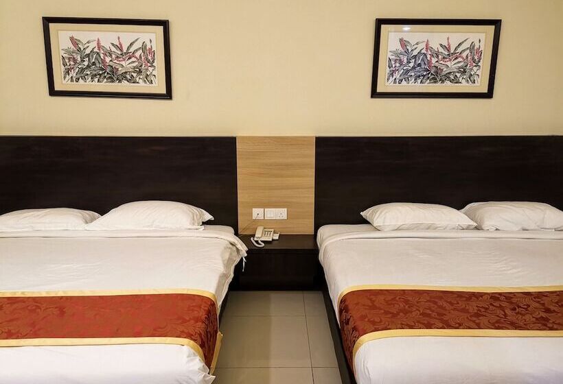 Номер Deluxe Кровать Кинг, Centre Point Tampin