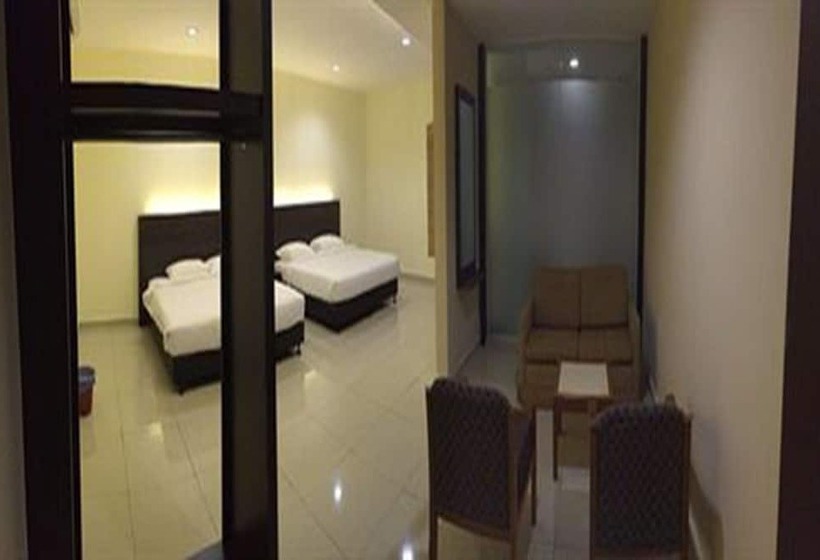 Номер Deluxe Кровать Кинг, Centre Point Tampin