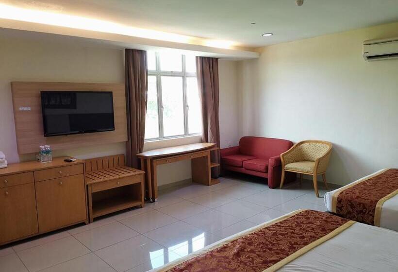 스탠다드 룸 킹사이즈 침대, Centre Point Tampin