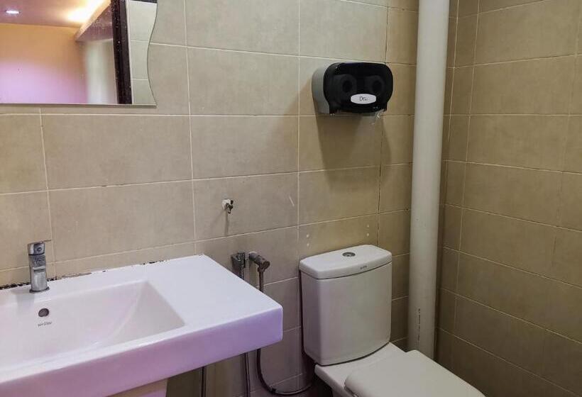 스탠다드 룸 킹사이즈 침대, Centre Point Tampin