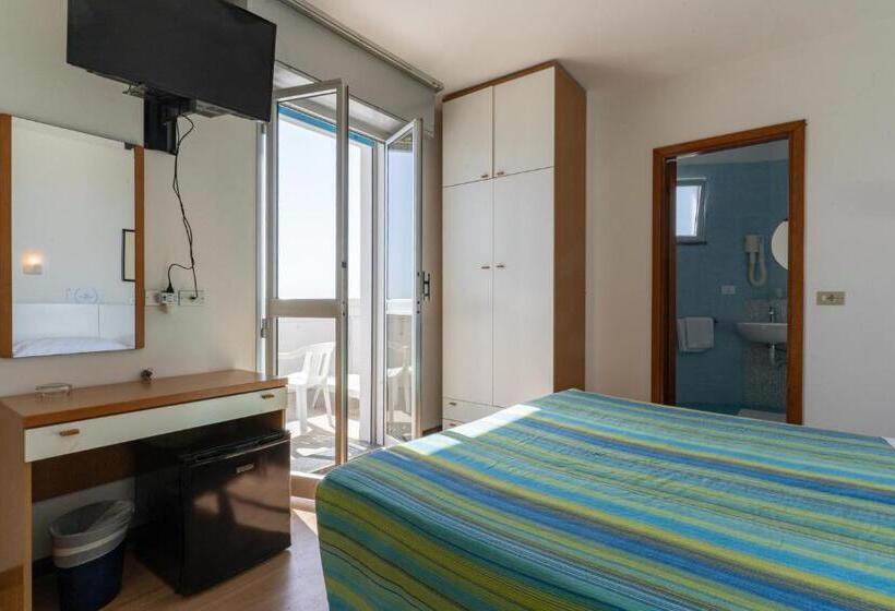 غرفة قياسية مطلّة علي البحر مزوَّدة بشُرفة, Concord