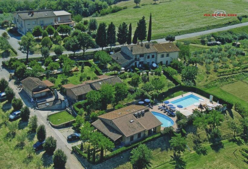 2 Bedroom Apartment With Garden, Tenuta Badia '99