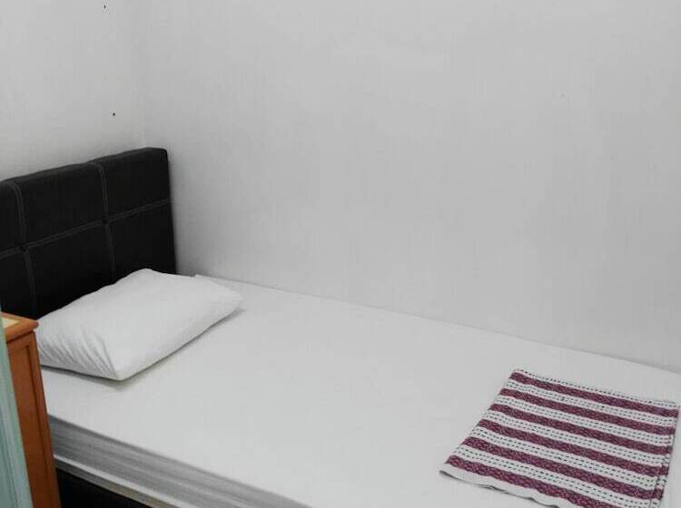 اتاق استاندارد یک نفره, Meera Heritage Motel