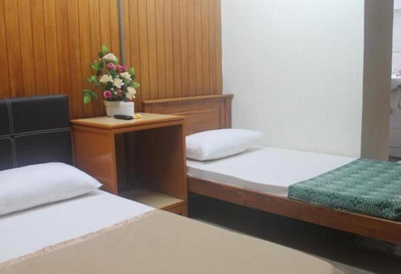اتاق خانوادگی, Meera Heritage Motel