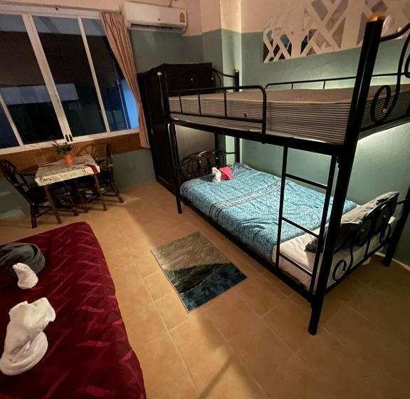 スタンダード４人部屋, San Antonio Beach Guesthouse & Restaurant