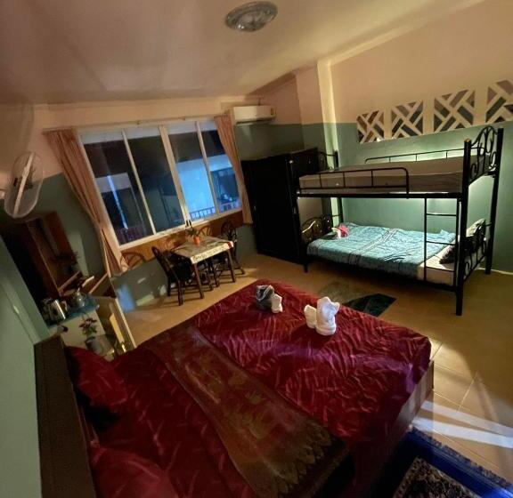 スタンダード４人部屋, San Antonio Beach Guesthouse & Restaurant