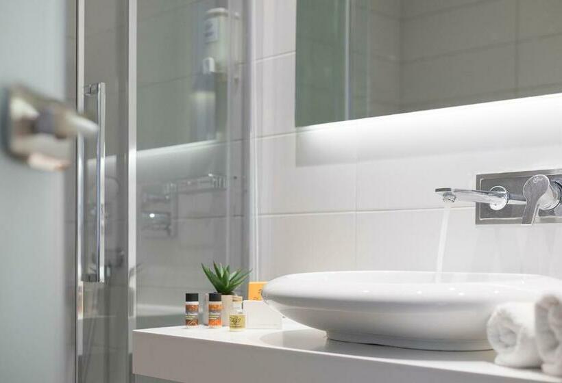 디럭스 트리플 룸, San Panteleimon