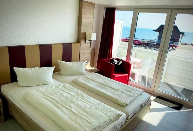 Cameră Standard cu Balcon, See