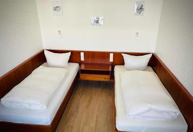 Suite 2 Dormitoare, See