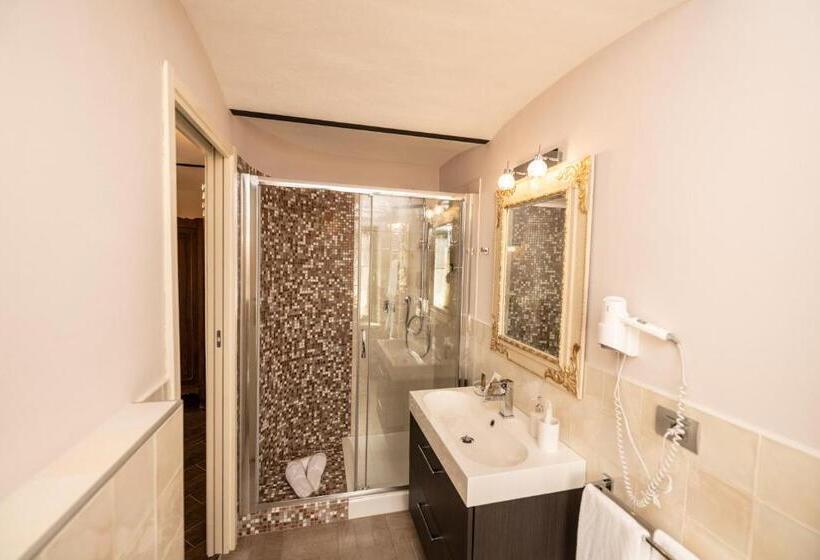 プールビュースタンダードルーム, Lange