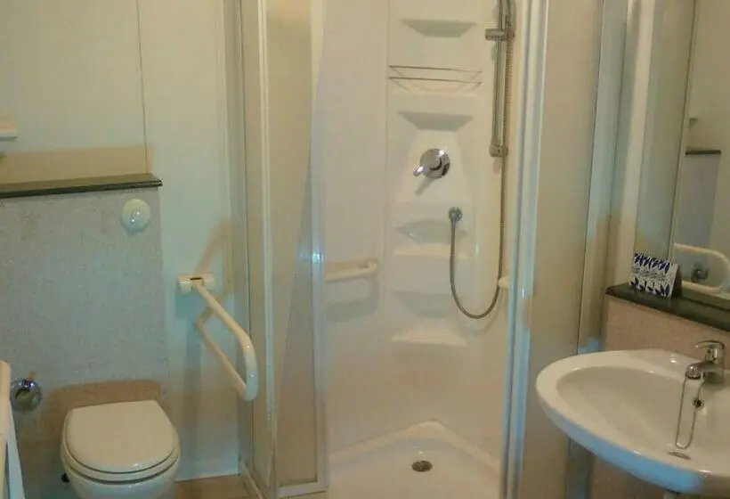 スタンダードルーム, Albergo Ristoranteparco Alle Nocitra La Cascata Delle Marmore,labro E Valle Santa Di S Francesco