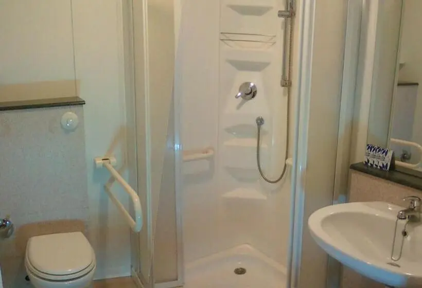 スタンダードルーム, Albergo Ristoranteparco Alle Nocitra La Cascata Delle Marmore,labro E Valle Santa Di S Francesco