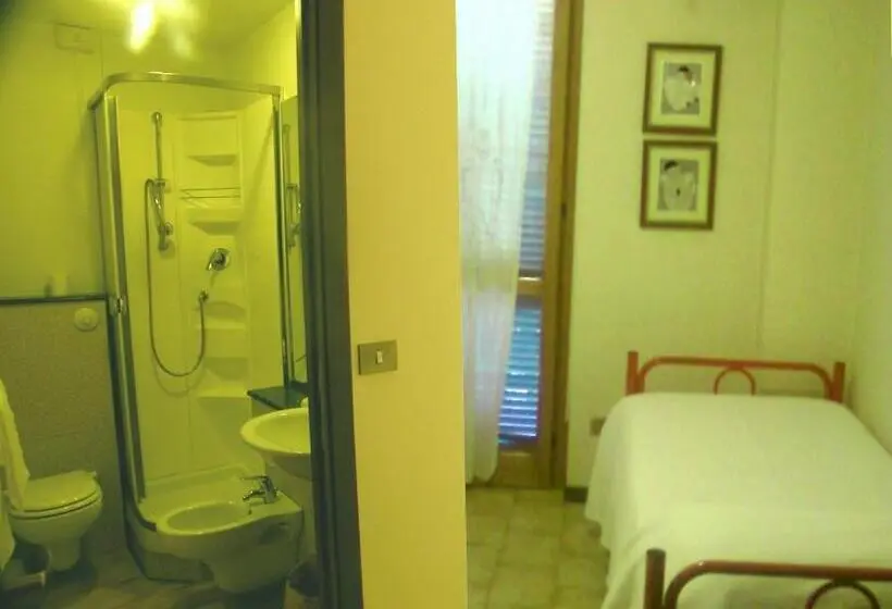スタンダードシングルルーム, Albergo Ristoranteparco Alle Nocitra La Cascata Delle Marmore,labro E Valle Santa Di S Francesco