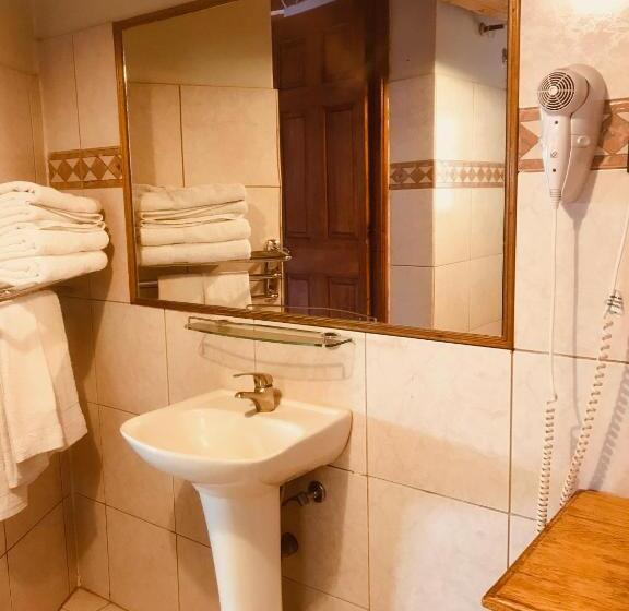 ファミリールーム, La Aldea