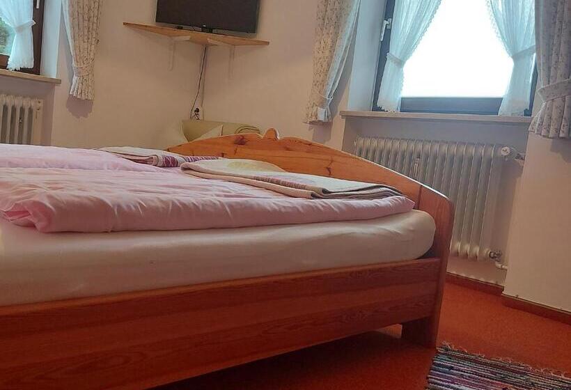 Quarto Estandar, Landhaus Weiß