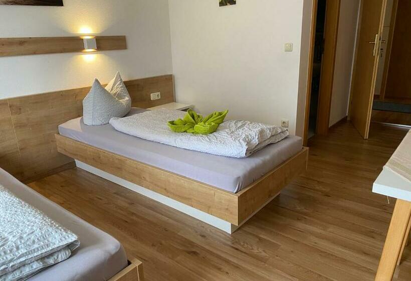 Номер Стандарт с Балконом, Zur Linde