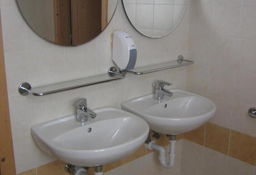 غرفة إقتصادية فردية, Taxus Hostel