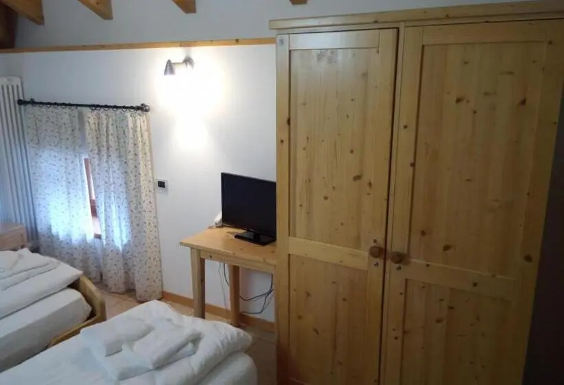 Comfort Kolmen Hengen Huone, Taxus Hostel