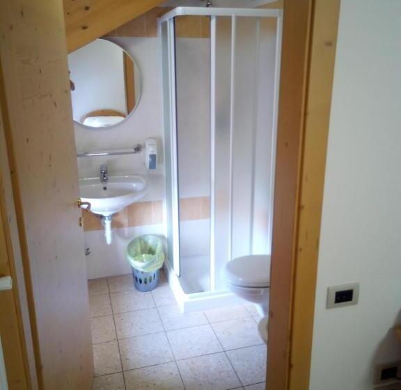 컴포트 트리플 룸, Taxus Hostel