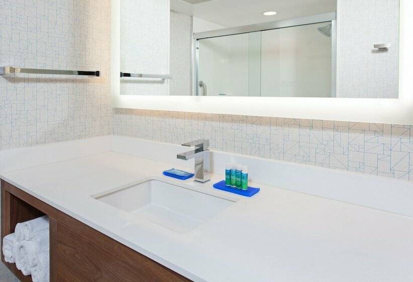 جناح, Holiday Inn Express & Suites Pasadena   Los Angeles, An Ihg