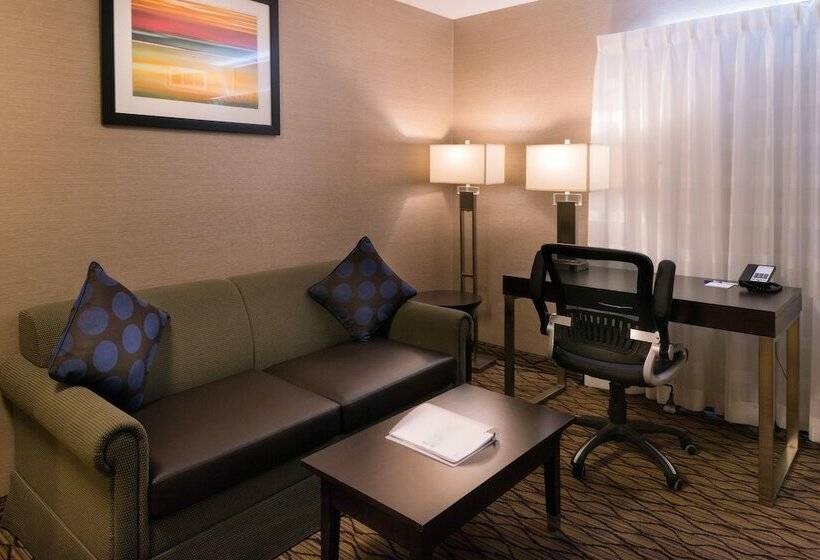 Люкс, Holiday Inn Express & Suites Pasadena   Los Angeles, An Ihg