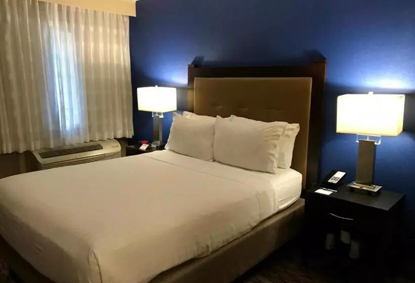 اتاق استاندارد برای معلولان, Holiday Inn Express & Suites Pasadena   Los Angeles, An Ihg