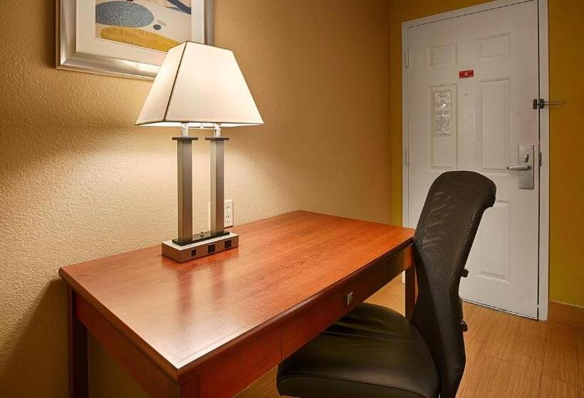 Люкс Кровать Кинг, Best Western Plus Fresno Inn