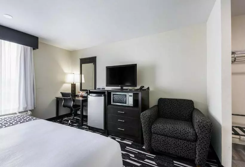 اتاق استاندارد با تخت بزرگ, Bricktown Hotel & Extended Stay