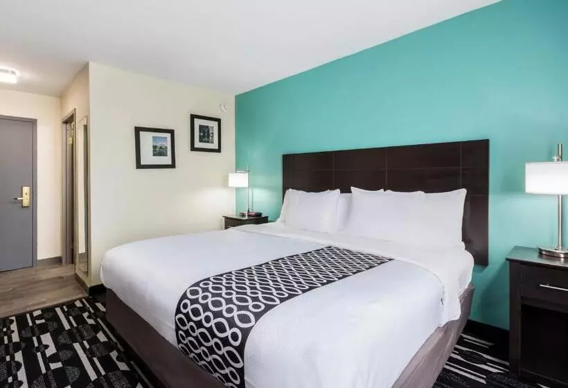 اتاق استاندارد با تخت بزرگ, Bricktown Hotel & Extended Stay