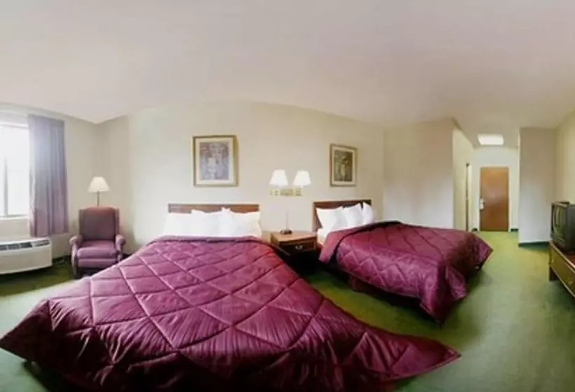 ２ダブルベッドのスタンダードルーム, Days Inn & Suites By Wyndham Hickory