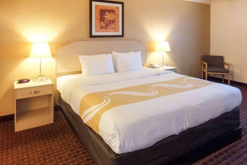 اتاق استاندارد, Quality Inn & Suites Lake Havasu City