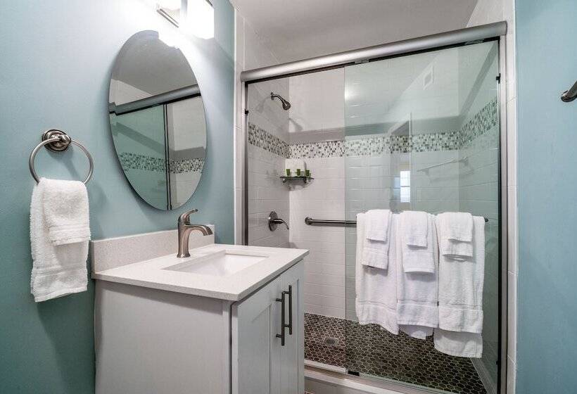 جناح, Rainbow Bend Resort