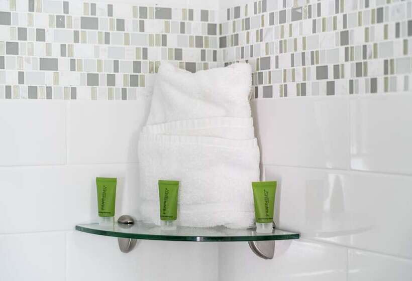 جناح, Rainbow Bend Resort