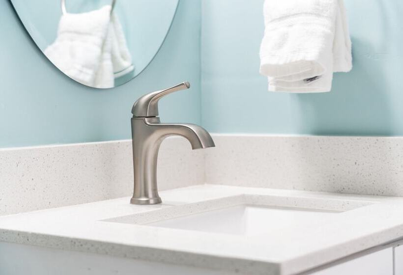 جناح, Rainbow Bend Resort