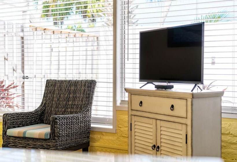 جناح, Rainbow Bend Resort