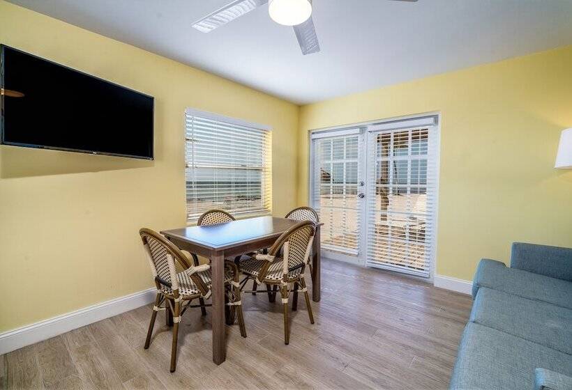 جناح مطلّ علي البحر, Rainbow Bend Resort