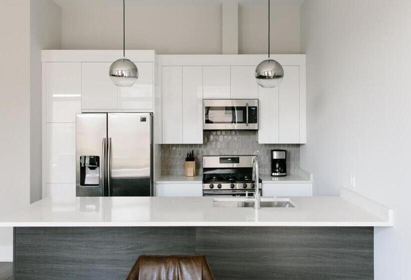 شقة 3 غرف, Sonder Greektown