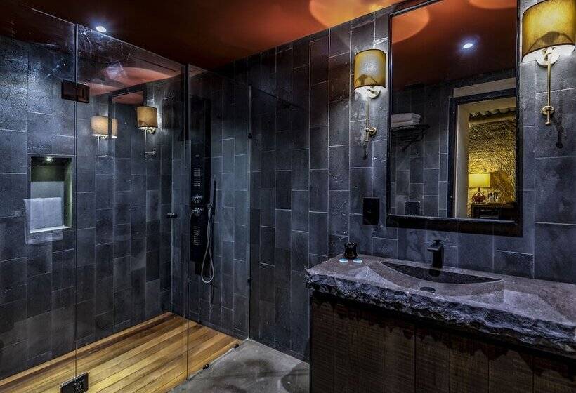 اتاق لوکس, Carus Cappadocia