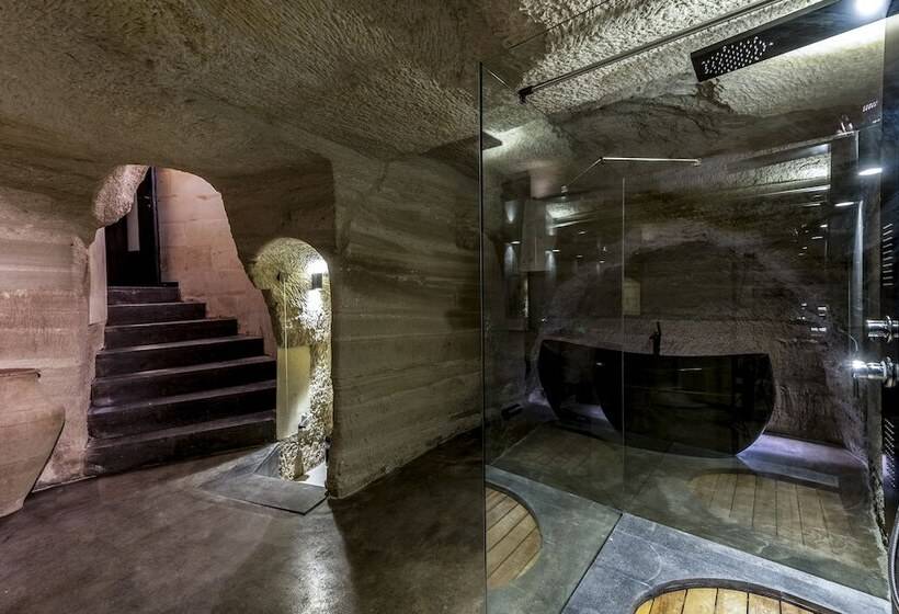 سوییت, Carus Cappadocia