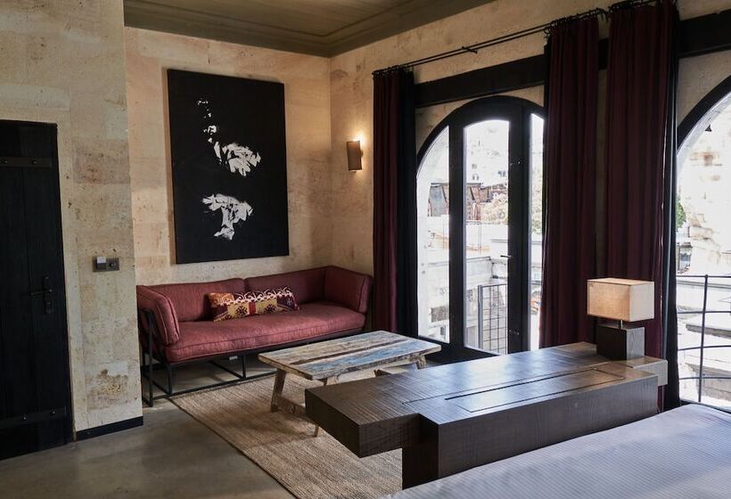 سوییت خانوادگی, Carus Cappadocia