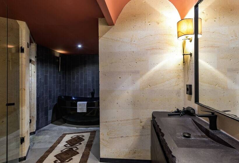 سوییت خانوادگی, Carus Cappadocia